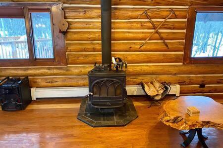 Lazy Bear Retreat At Holiday home *
